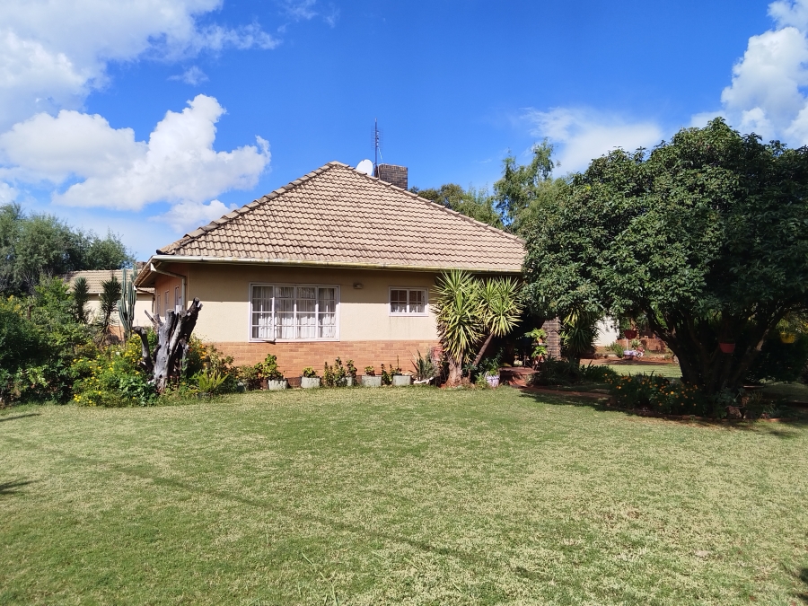 3 Bedroom Property for Sale in Warrenton Northern Cape